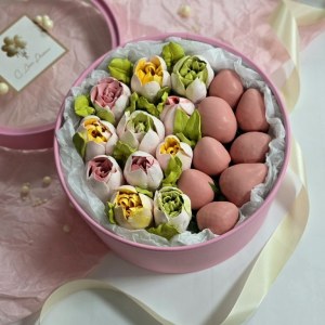 Подарочный набор "Клубничный с тюльпанами" 