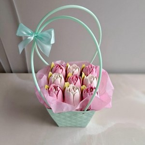 Сумочка с зефирными тюльпанами 
